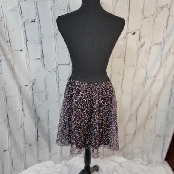 WOMENS | Elle Mini Floral Skirt with Banded Waist and Lace Overlay | Size Medium - Picture 5 of 8
